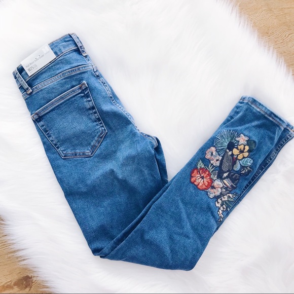 Topshop Denim - 🌟N E W🌟TOPSHOP Embroidered Hem Jamie Jeans